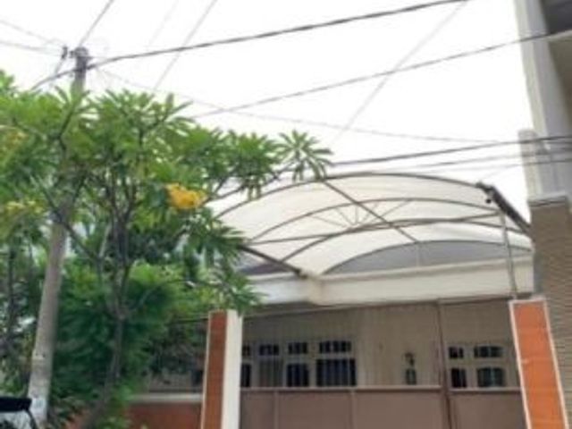 Rumah Sutorejo utara baru ada 2 ac, Strategis