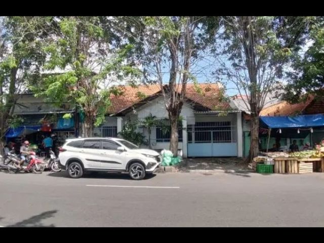 Rumah Raya Putro Agung Kulon