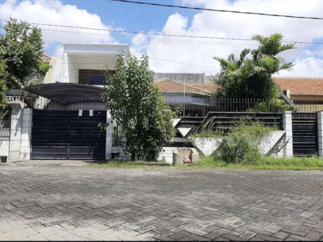 Dijual rumah tengah kota di manyar tirtomoyo surabaya