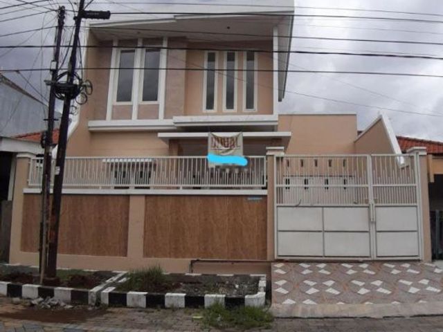Rumah Baru jalan lebar, bebas banjir, barata jaya , Strategis