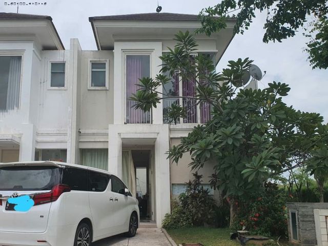 Rumah Long Beach Pakuwon City MINIMALIS SIAP HUNI