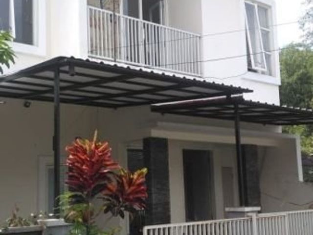Dijual Rumah 2 Lantai Di Perumahan Mutiara Tasikmadu