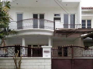 Rumah Dharmahusada Strategis dekat pusat kota Semi Furnished Xylsu