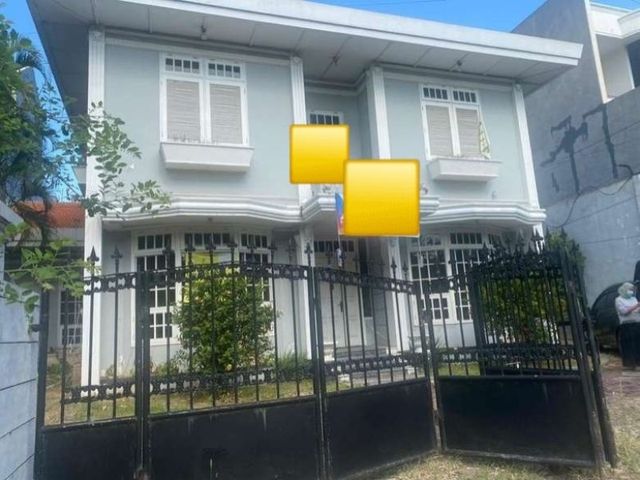 Rumah Mewah Strategis Disewakan Dharmahusada LT