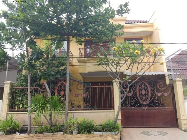 Rumah Lebak Arum, Strategis, Hadap Barat