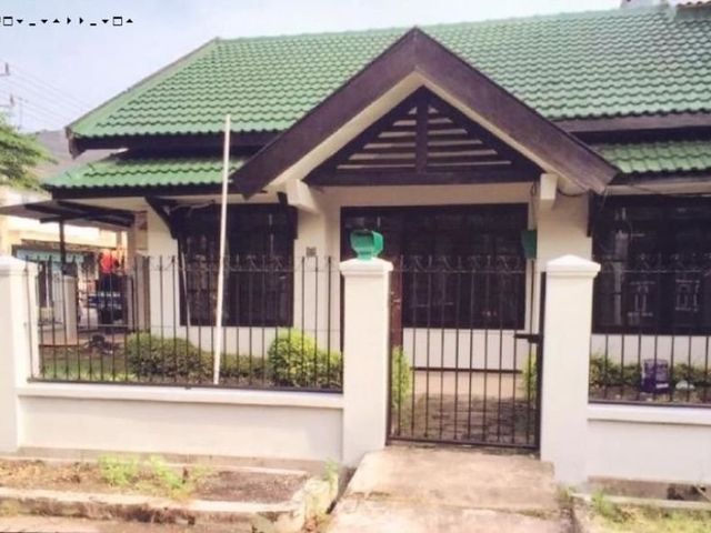 RUMAH Klampis Harapan Hook nol jalan raya, Strategis