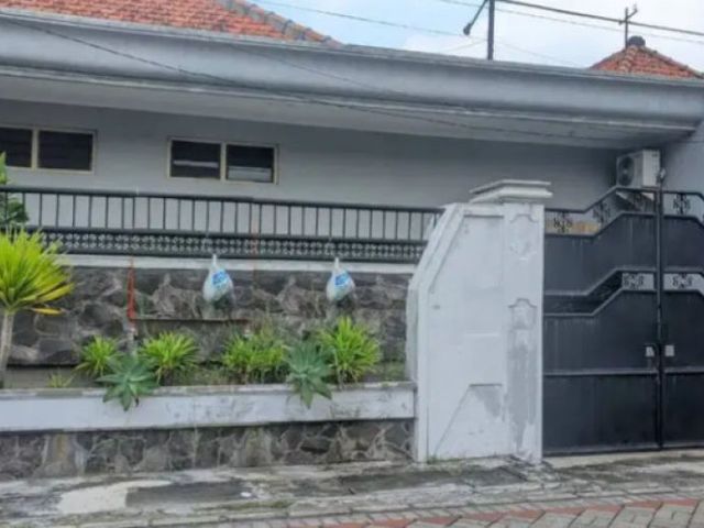 Rumah Dijual Petemon Surabaya Pusat KT