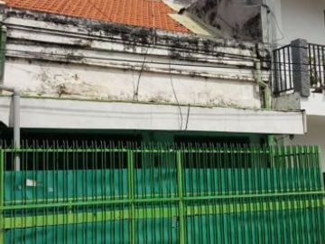 Rumah Gembong Sawah Barat, Depan Pasar Kapasan, Strategis