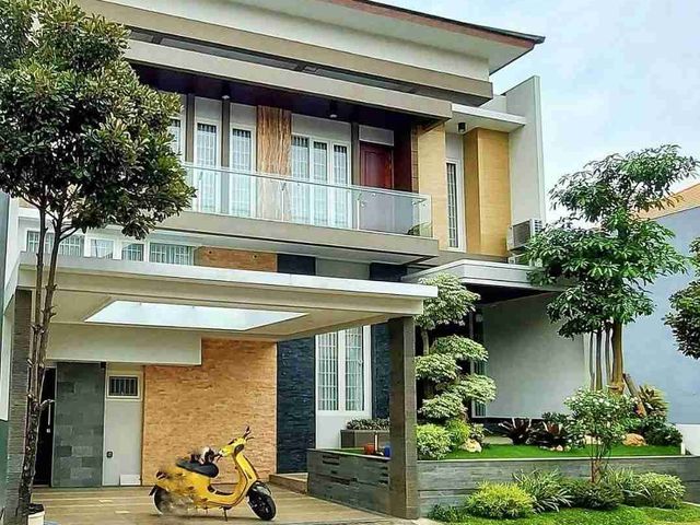 Rumah One and Only Moderen di Citraland Surabaya