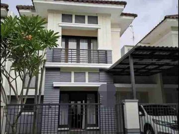 *Disewakan rumah siap huni central Park a yani surabaya*