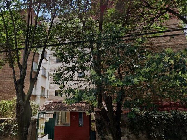 PROPIEDAD DE RECUPERACION HIPOTECARIA CON PRIVILEGIADA UBICACIÓN Y SERVICIOS CERCANOS.