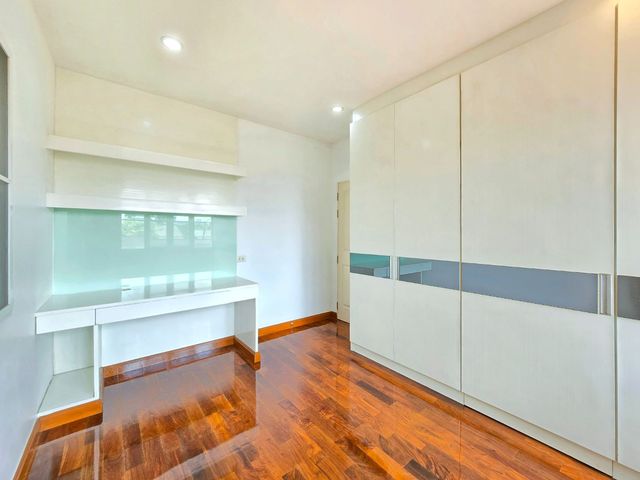 place photo 52