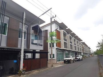 ขายด่วน ทาวน์โฮม 2 ชั้น หมู่บ้านอภิไพบูลย์ทรัพย์ @สนามบินหาดใหญ่ เนื้อที่ 23.30 ตร.ว แปลงริม ทำเลทอง ใกล้สนามบินหาดใหญ่ พร้อมอยู่