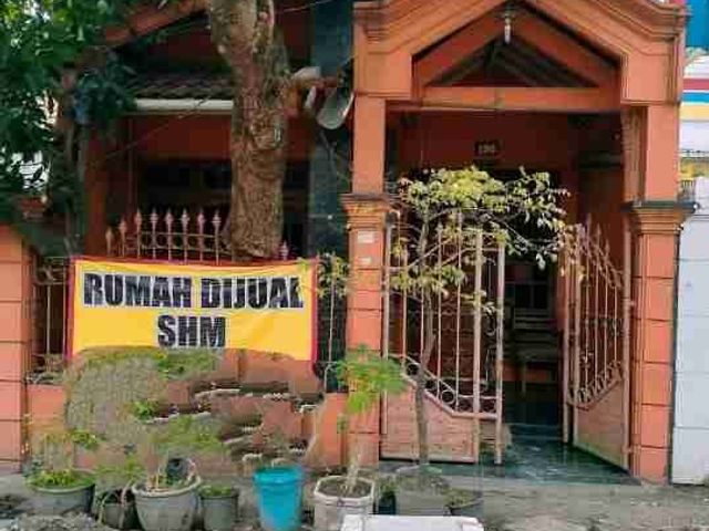 Dijual Rumah Strategis Jalan Raya Mojokerto.