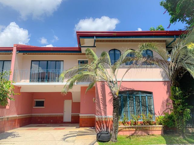 Spacious Duplex House with 3-Bedrooms and semi-furnished in Banilad, Mandaue City, Cebu