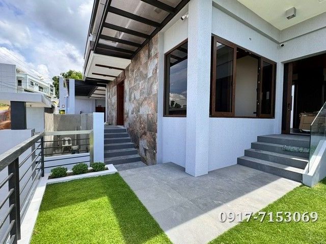 Overlooking House for sale in Talisay, Cebu
