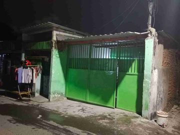 Di jual rumah area bisnis  bubutan Surabaya