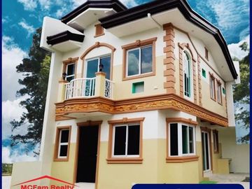 House and Lot in Valenzuela City / Monica Homes (Flora)