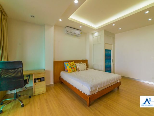 place photo 54