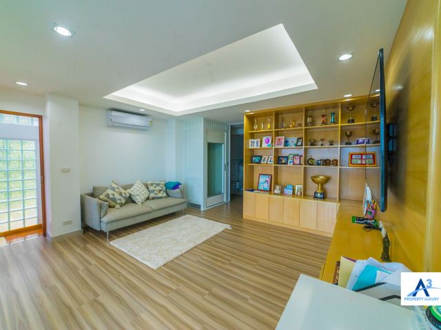 place photo 35