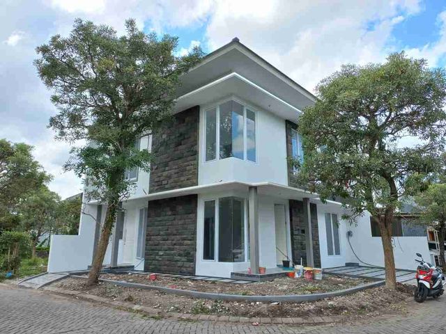 *Dijual Rumah Baru hook bukit palma citraland surabaya*
