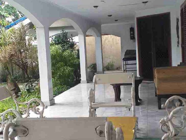 rumah klasik luas petukangan selatan jaksel