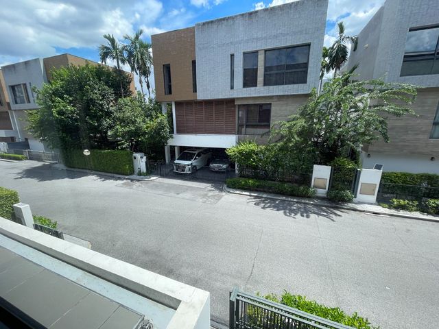 place photo 79