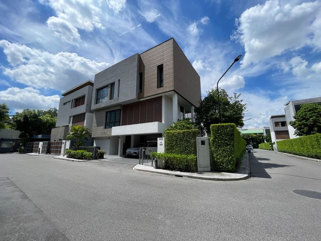 place photo 80
