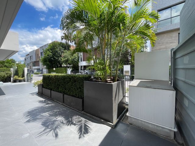 place photo 82