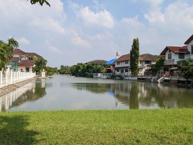 place photo 52