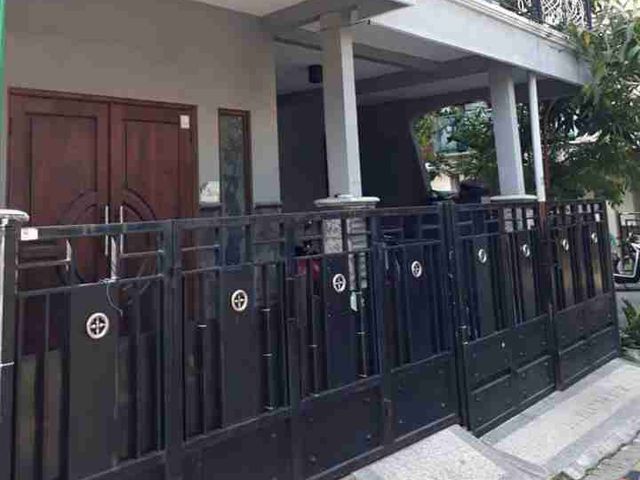 Di jual Rumah siap huni  pojok hook GKB Manyar Gresik