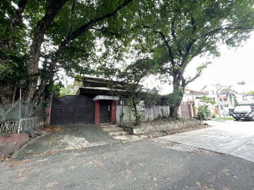 FOR SALE - Old House in Talayan Village, Quezon City
