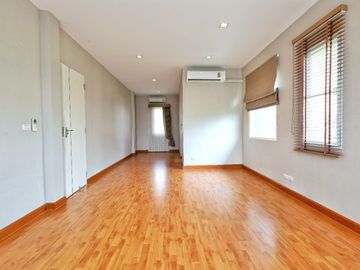 place photo 51