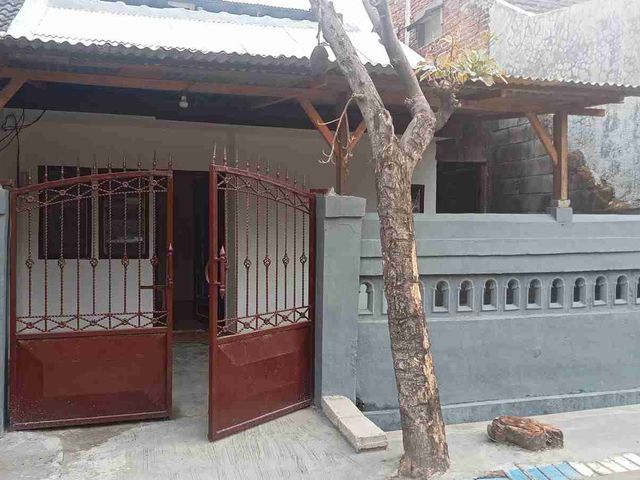 Di jual rumah strategis 2 Lantai tak jauh dari Pusat kota sidoarjo.