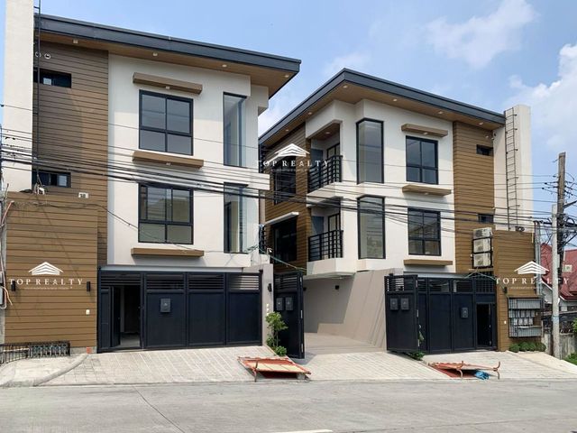 Townhouse for Sale in Quezon City at West Up Teacher's Village Diliman