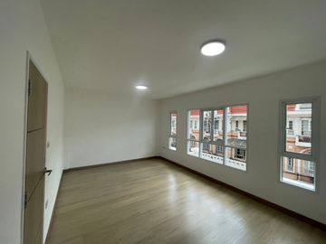 place photo 48