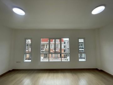 place photo 52