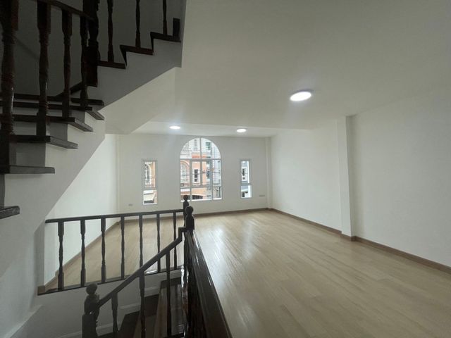 place photo 54
