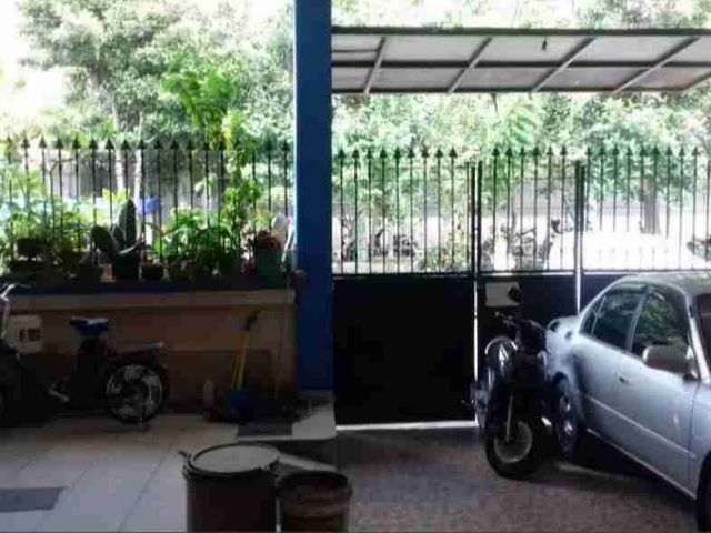 *Dijual Rumah kos aktif dukuh menanggal Surabaya*