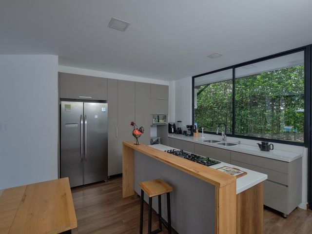 place photo 90