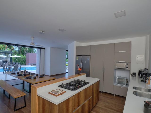 place photo 105