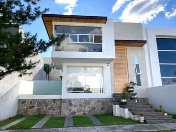 CASA EN VENTA, SIERRA NOGAL. León,Gto; 3 REC. TODAS CON BAÑO, CERCA DE LA IBERO, EXCELENTE OPORTUNIDAD