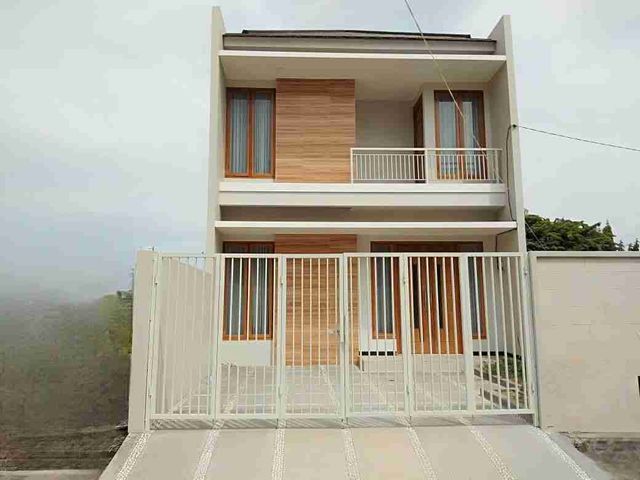 Hot Item* 🔥
🏕️ *Rumah Sidoarjo* 
📍 *Casa Veranza, Sidoarjo*