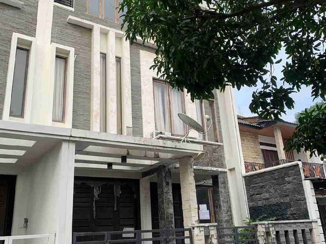 🔥 *Hot Item* 🔥
🏕️ *Rumah Gresik* 
📍 *Perumahan Bukit Randu Agung*