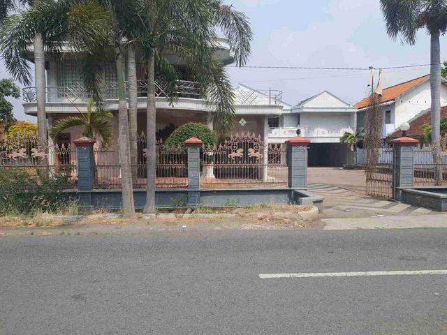 Segera Lelang* 🔥
🏕️ *Rumah dan Tanah Lamongan* 
📍 *Nol Raya Miru, Desa Pucuk*