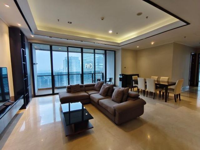 For Rent District 8 Apartment 4BR 249 sqm