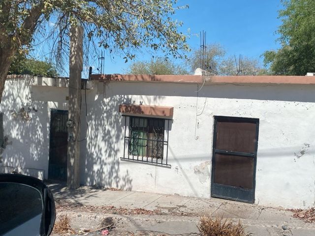 CASA EN VENTA EN LA 5 DE MAYO    para remodelar