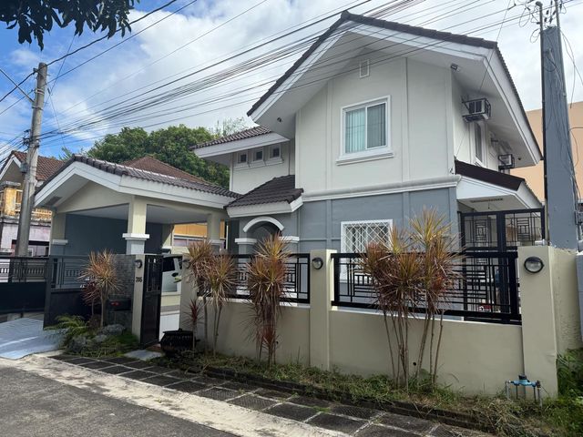 HOUSE AND LOT IN STA ROSA ESTATES 2 ALONG STA ROSA TAGAYTAY ROAD