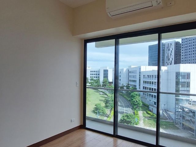 place photo 95