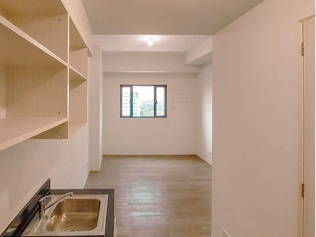 FOR SALE - Bare Studio Condo Unit in Hawthorne Heights by Vista, Quezon City